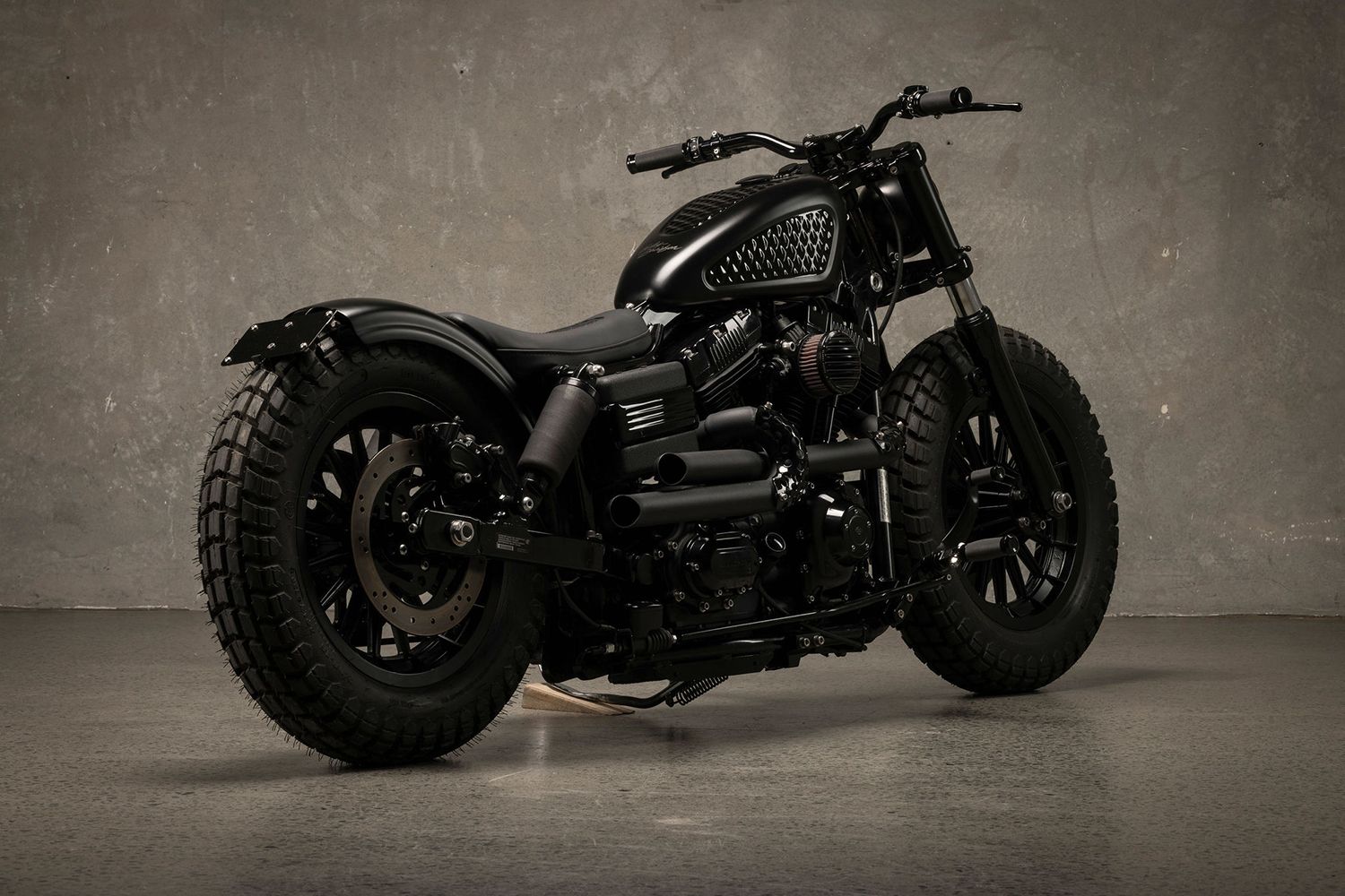 Custom Harley-Davidson Dyna PopBang Classics 1