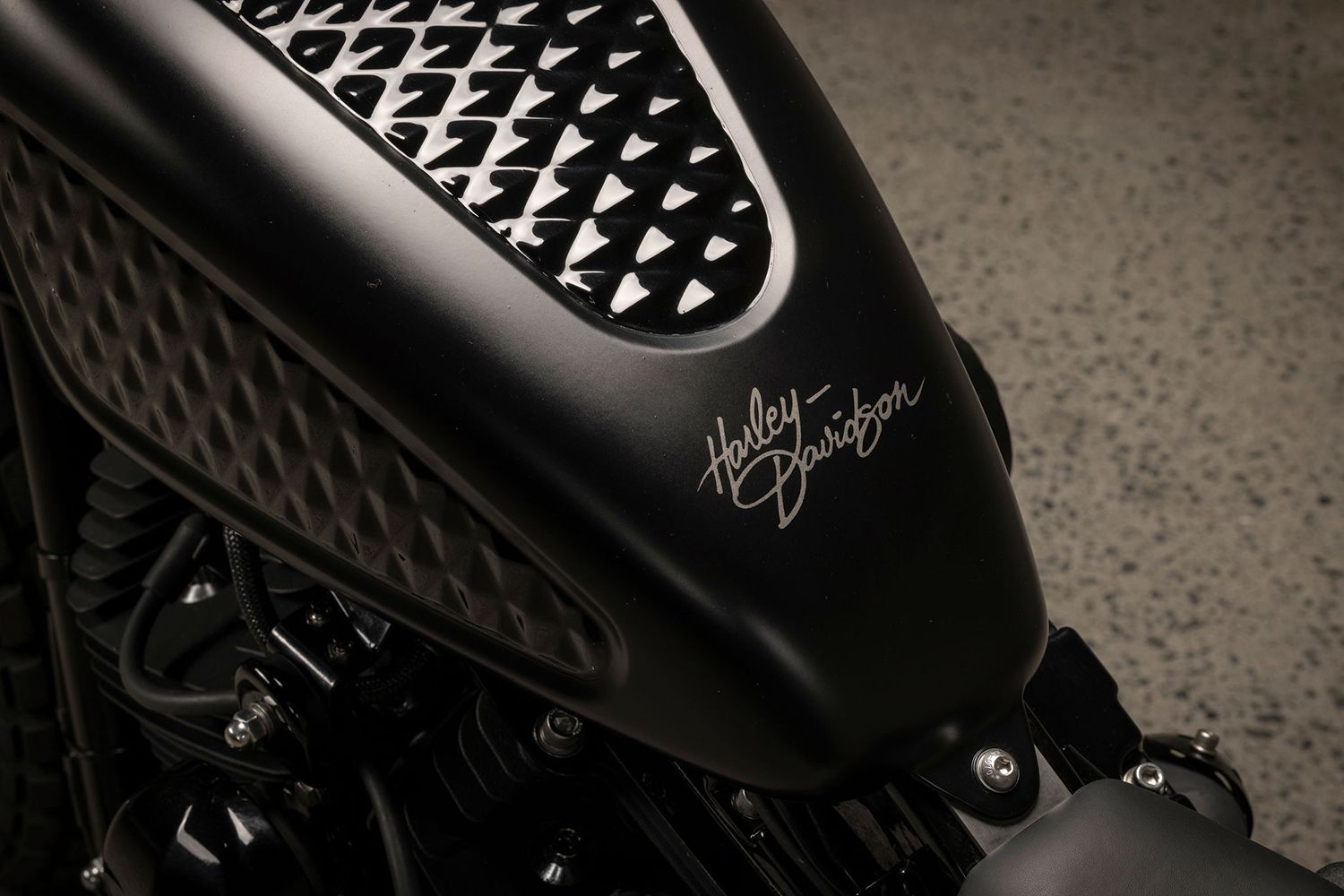 Custom Harley-Davidson Dyna PopBang Classics 4