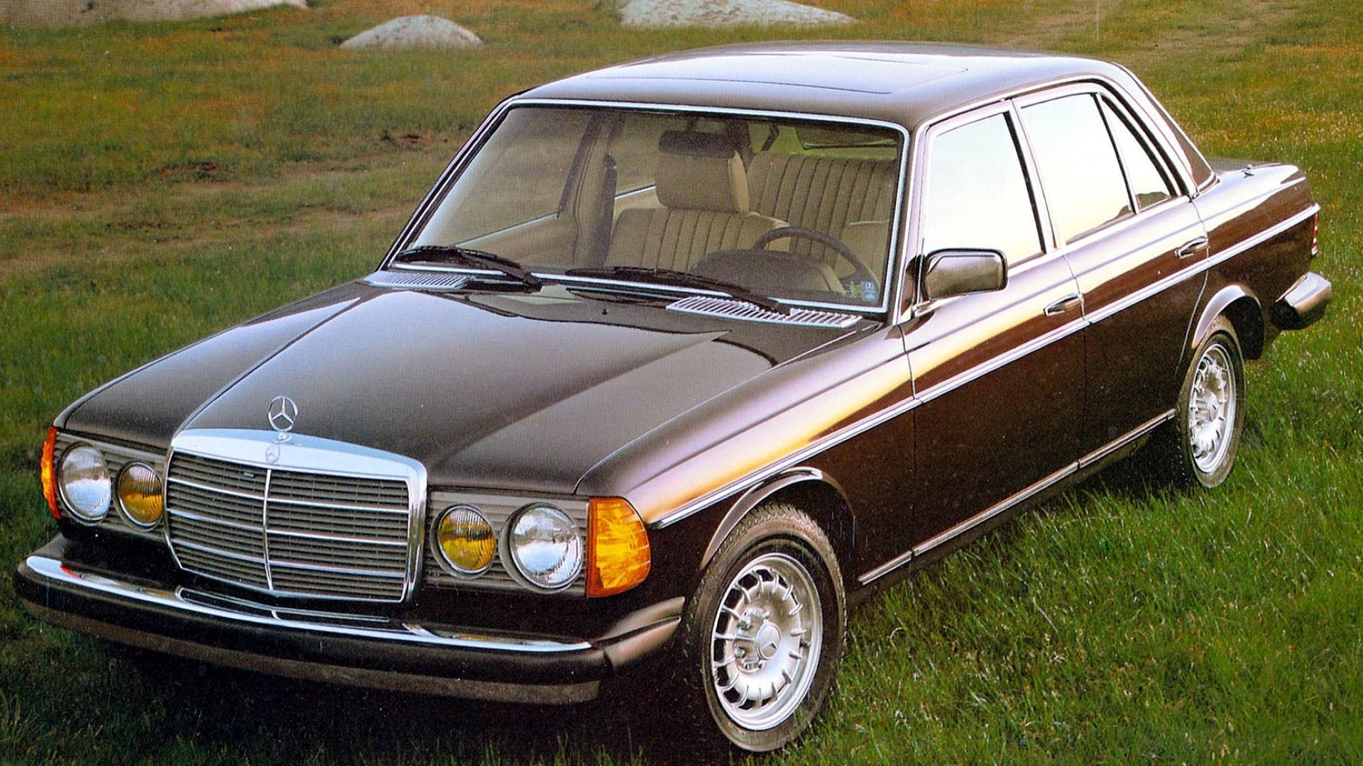 Frente 3/4 do Mercedes 300D Turbodiesel 1985 