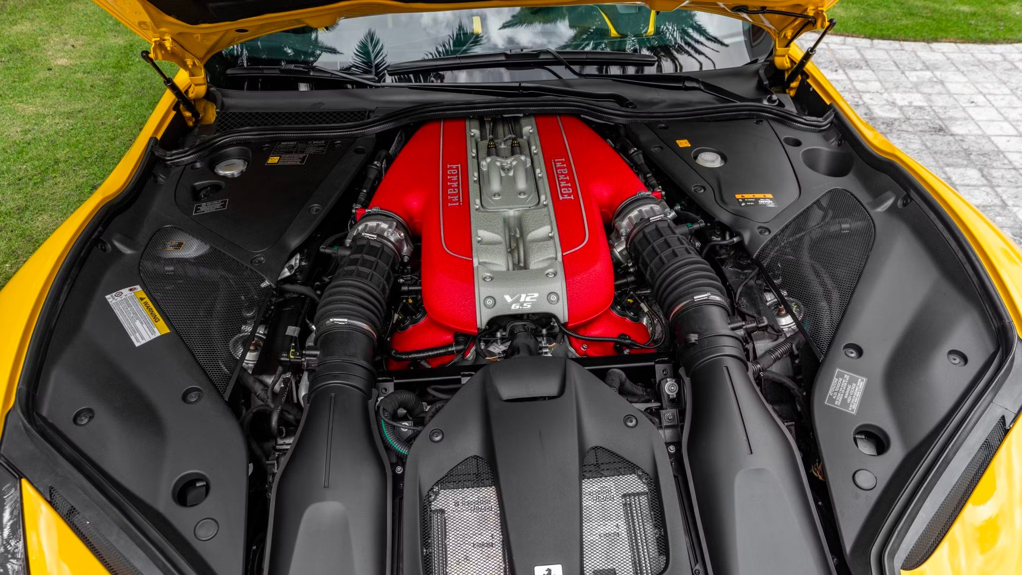 Ferrari 812 Superfast Engine-1