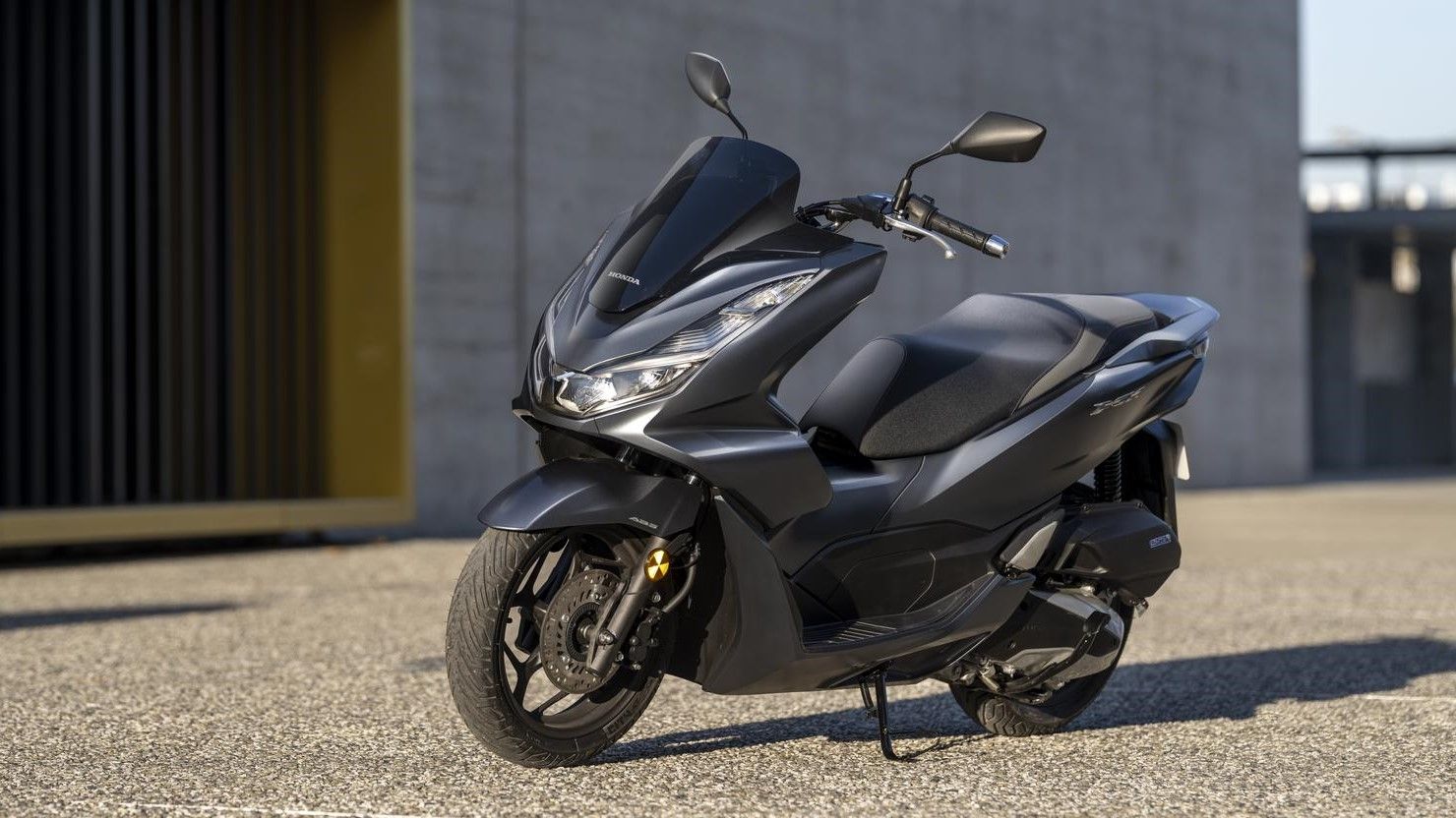 10 Things We Like About The Honda PCX 160