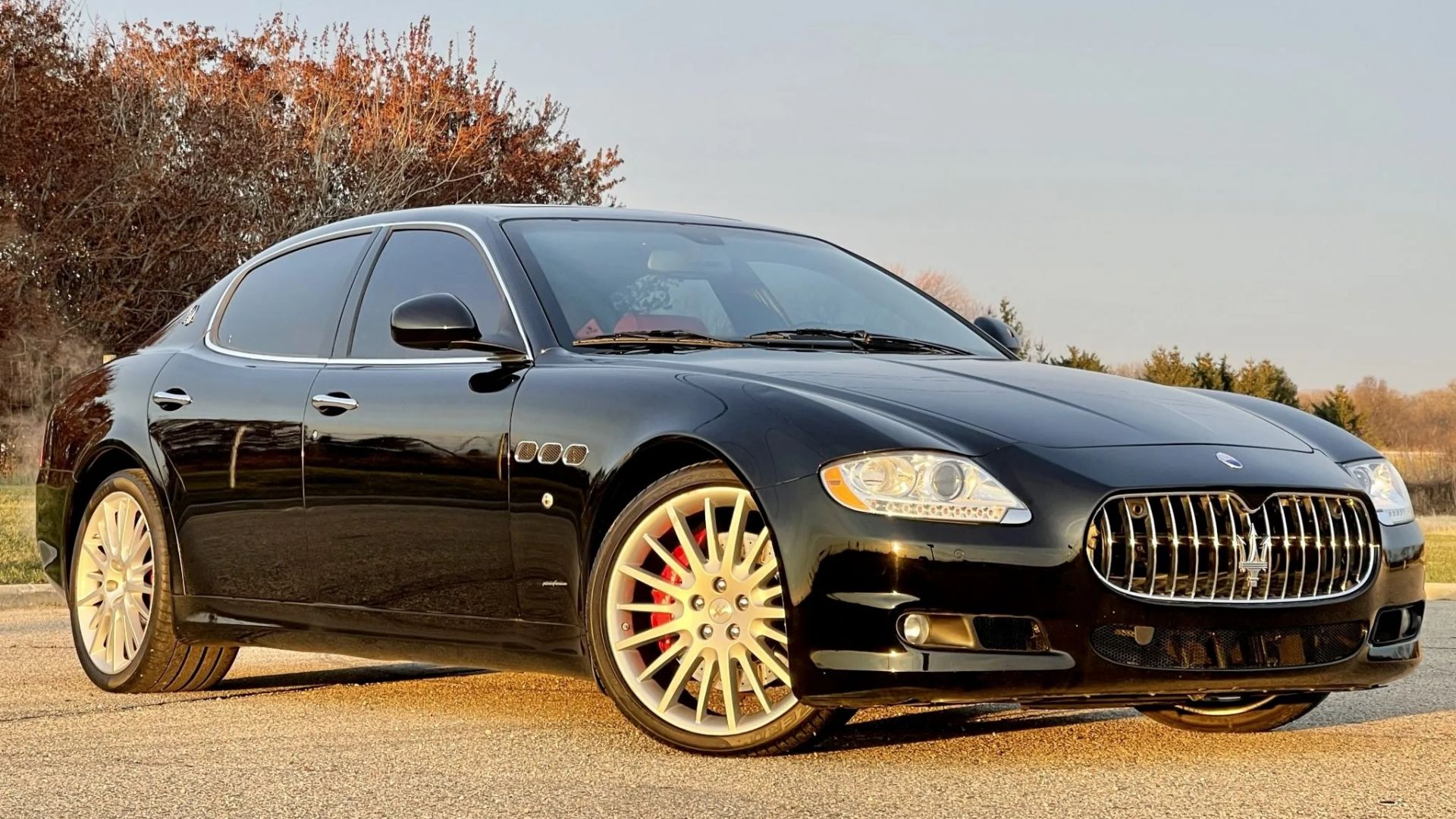 Black Maserati Quattroporte