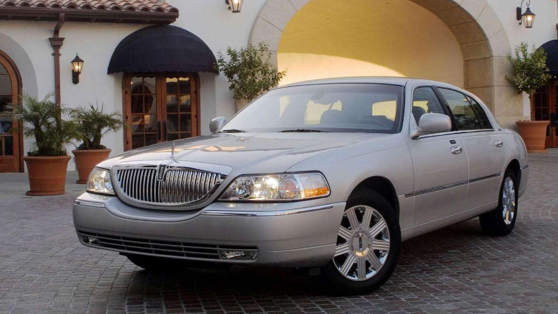 a 2003 Lincoln Town Car