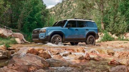 Toyota Land Cruiser Hybrid | TopSpeed