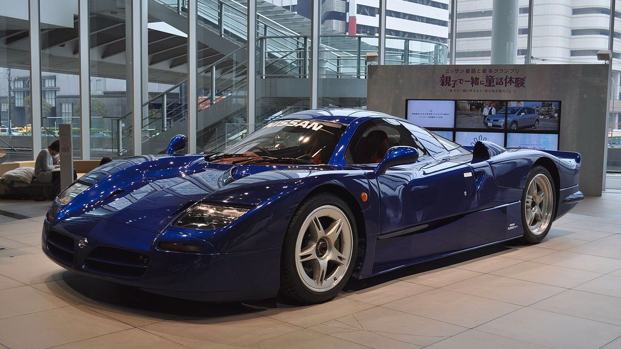 Nissan R390 GT1 azul
