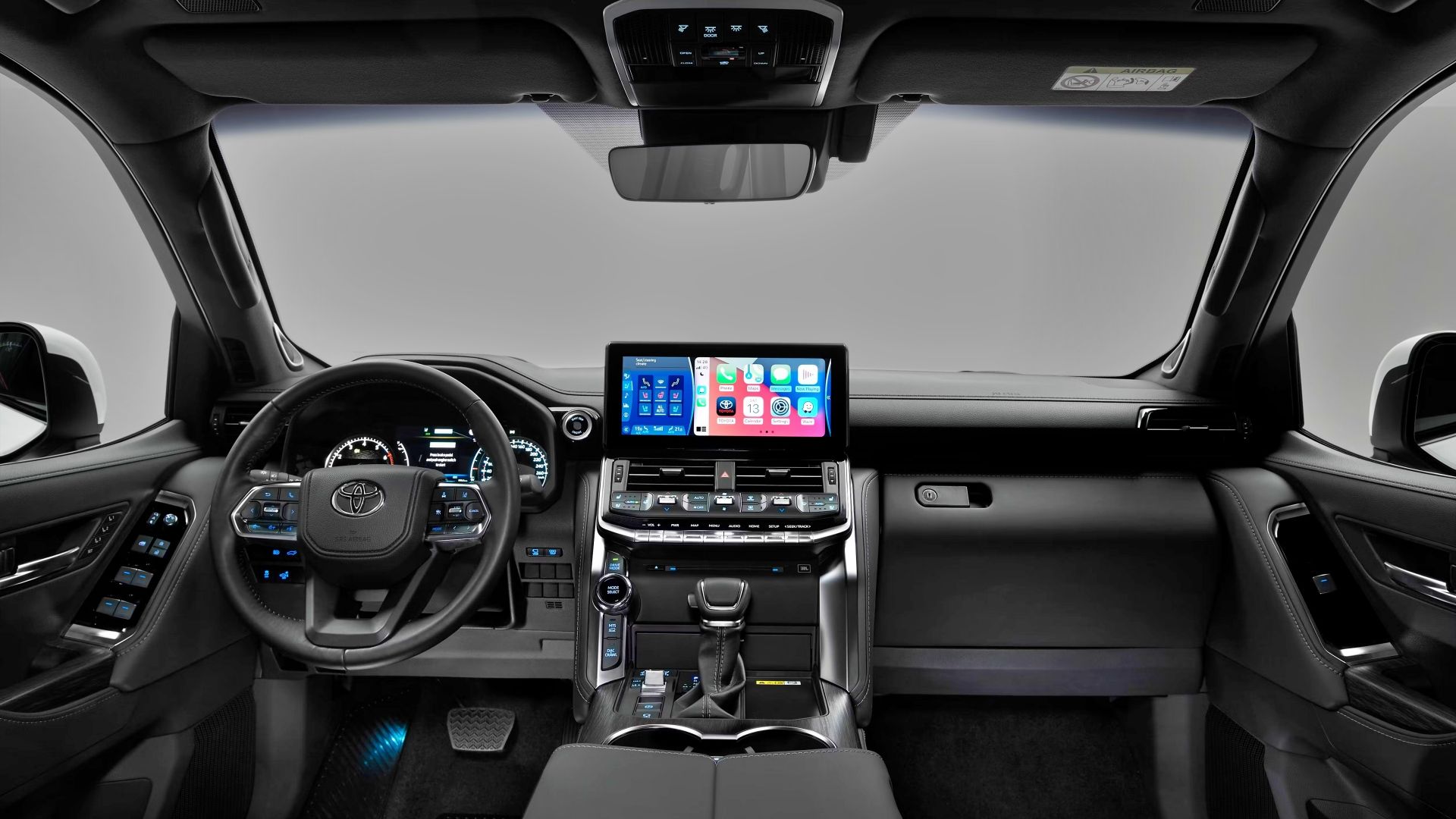 Interior preto do Toyota Land Cruiser 300 Series