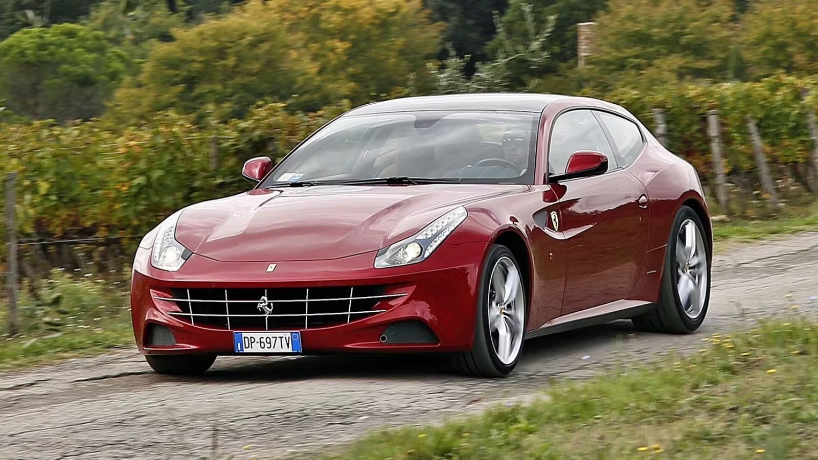 Ferrari FF vermelho 2014