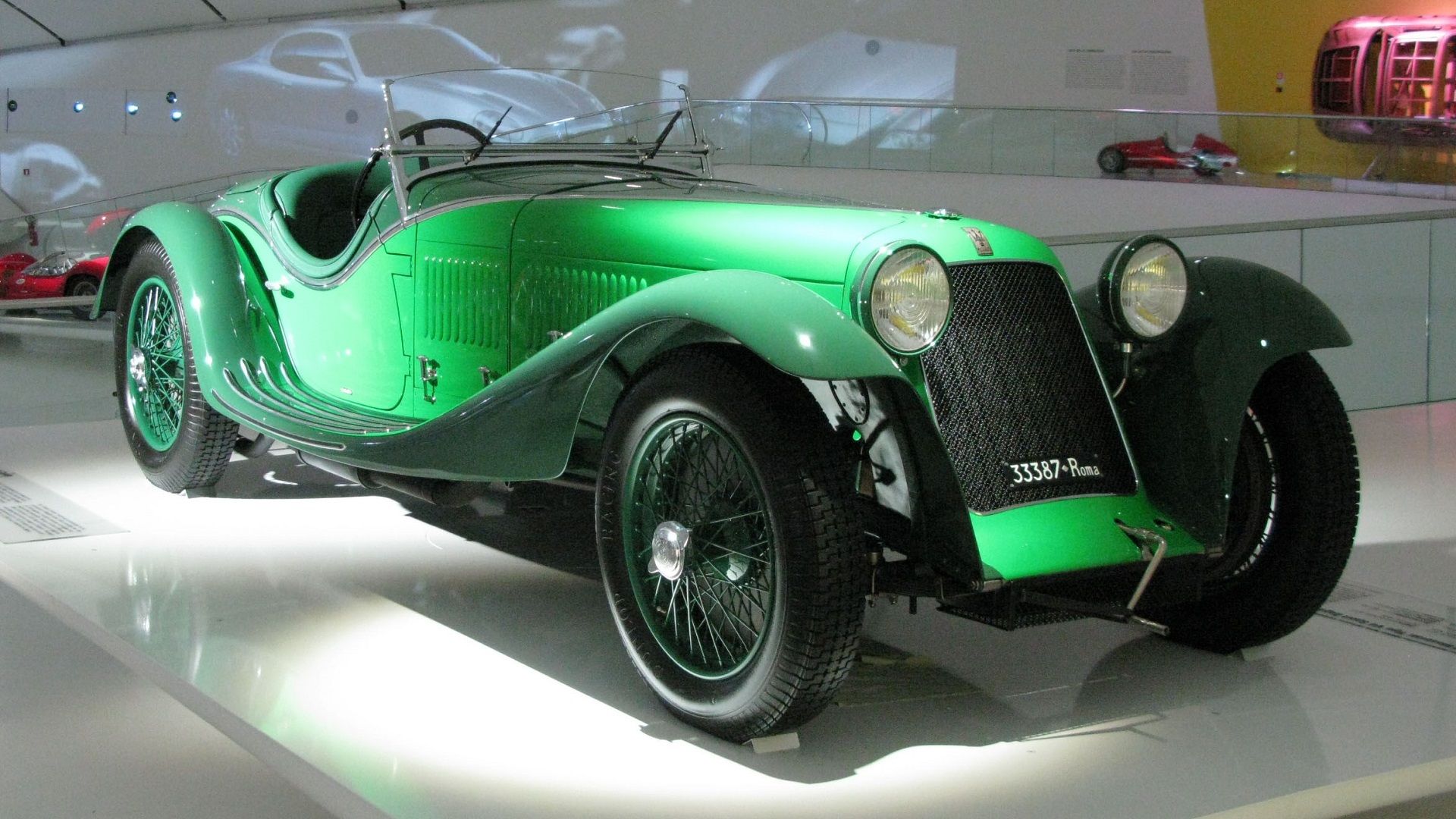 A parked 1932 Maserati Tipo V4 on display