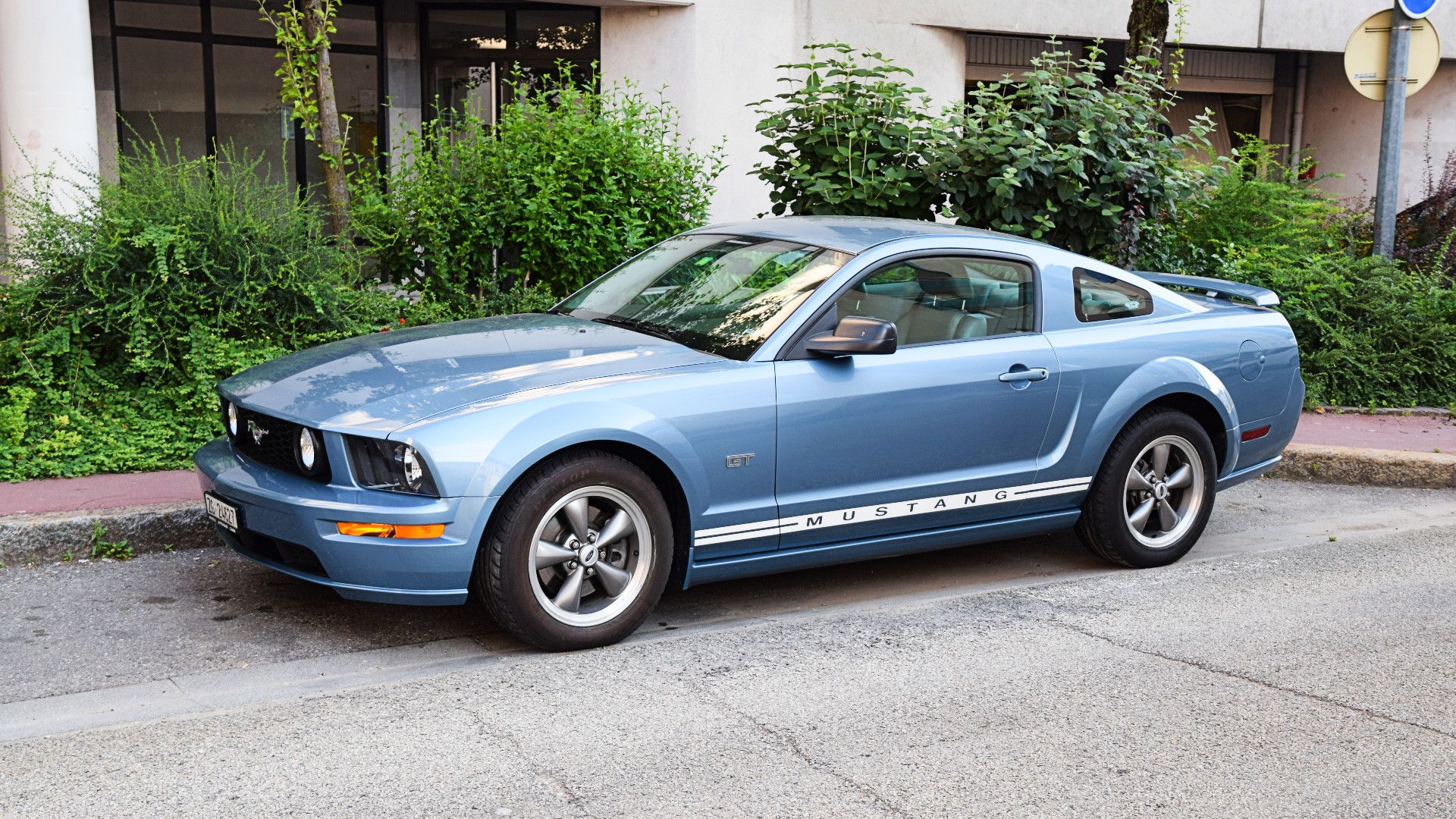 2007 Ford Mustang GT profile shot