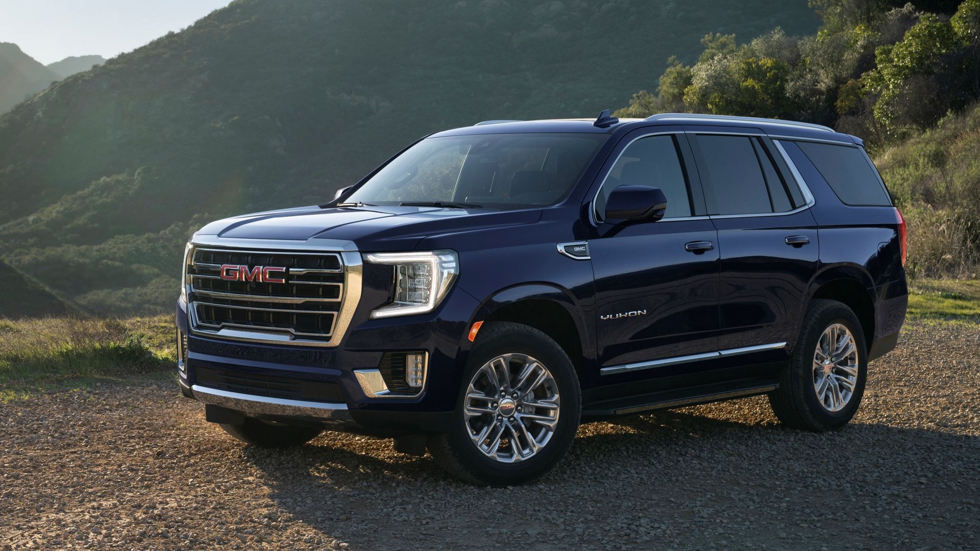 2023 GMC YUKON SLT front 3/4 shot