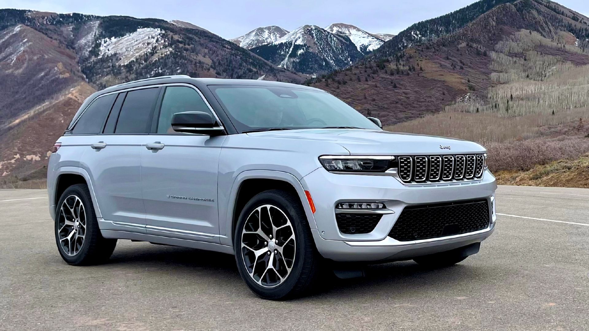 10 Reasons Why The 2025 Jeep Grand Cherokee 4xe Stands Out Among Rivals