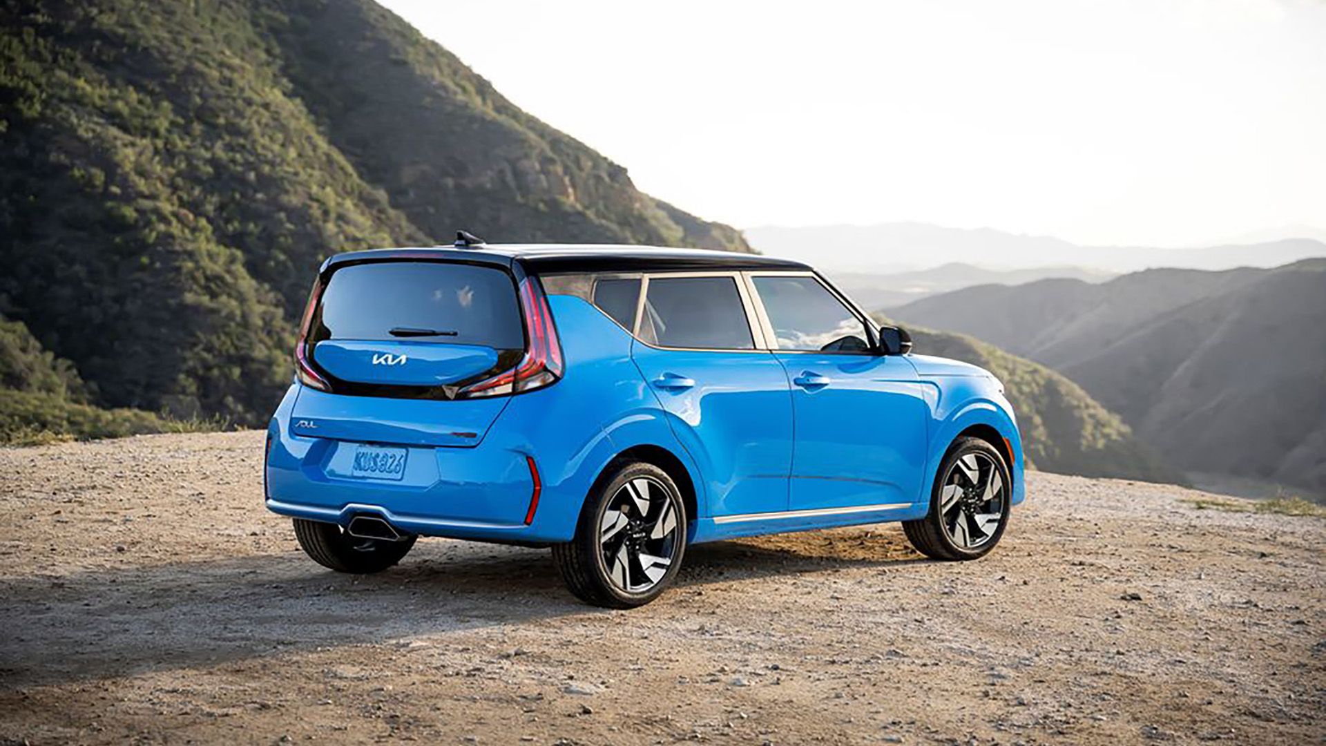 Um Kia Soul 2023 azul claro