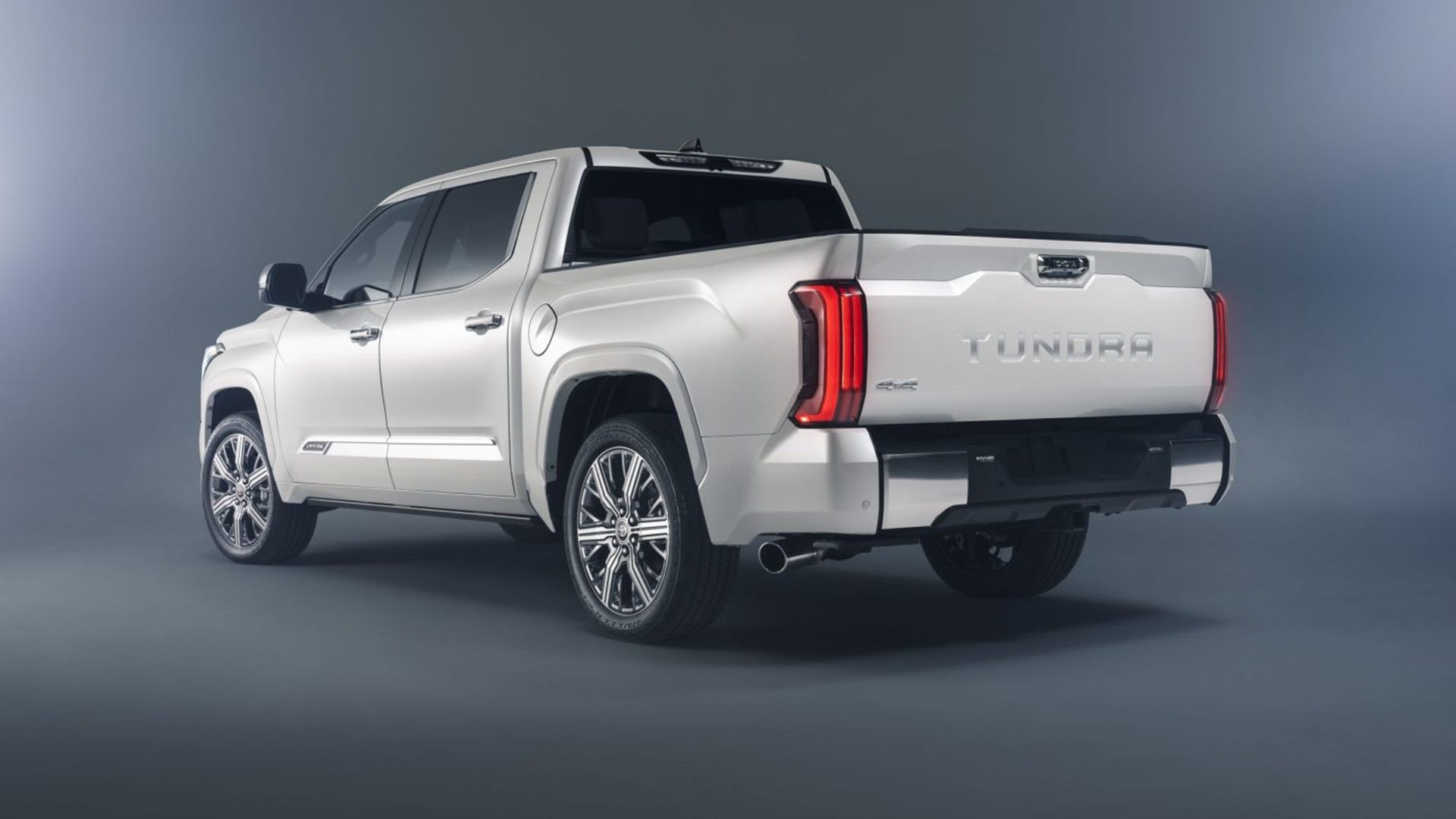 Chevrolet Silverado vs. Toyota Expanse - Why Silverado is the Better Investment thumbnail