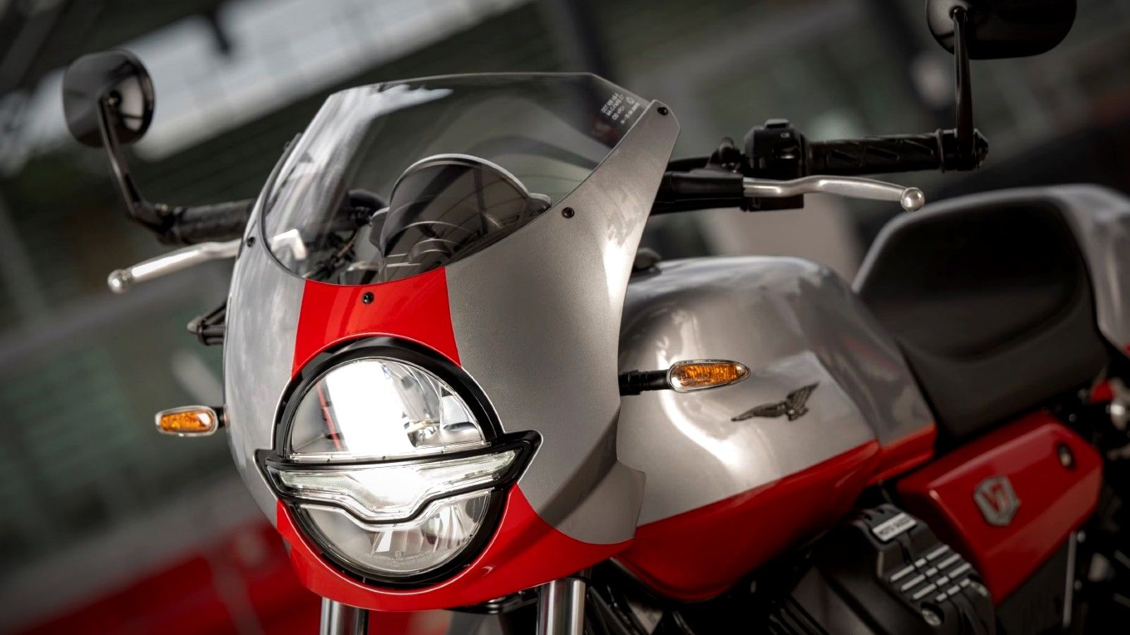 2024 Moto Guzzi V7 Stone Corsa Hero