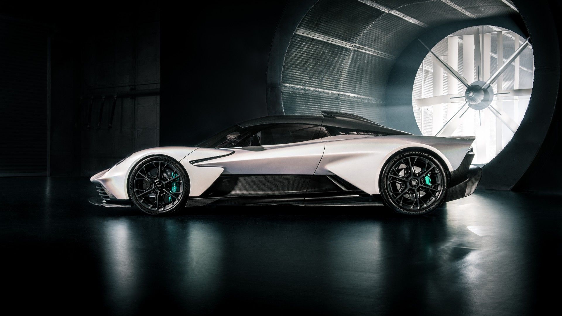 Prata 2024 Aston Martin Valhalla