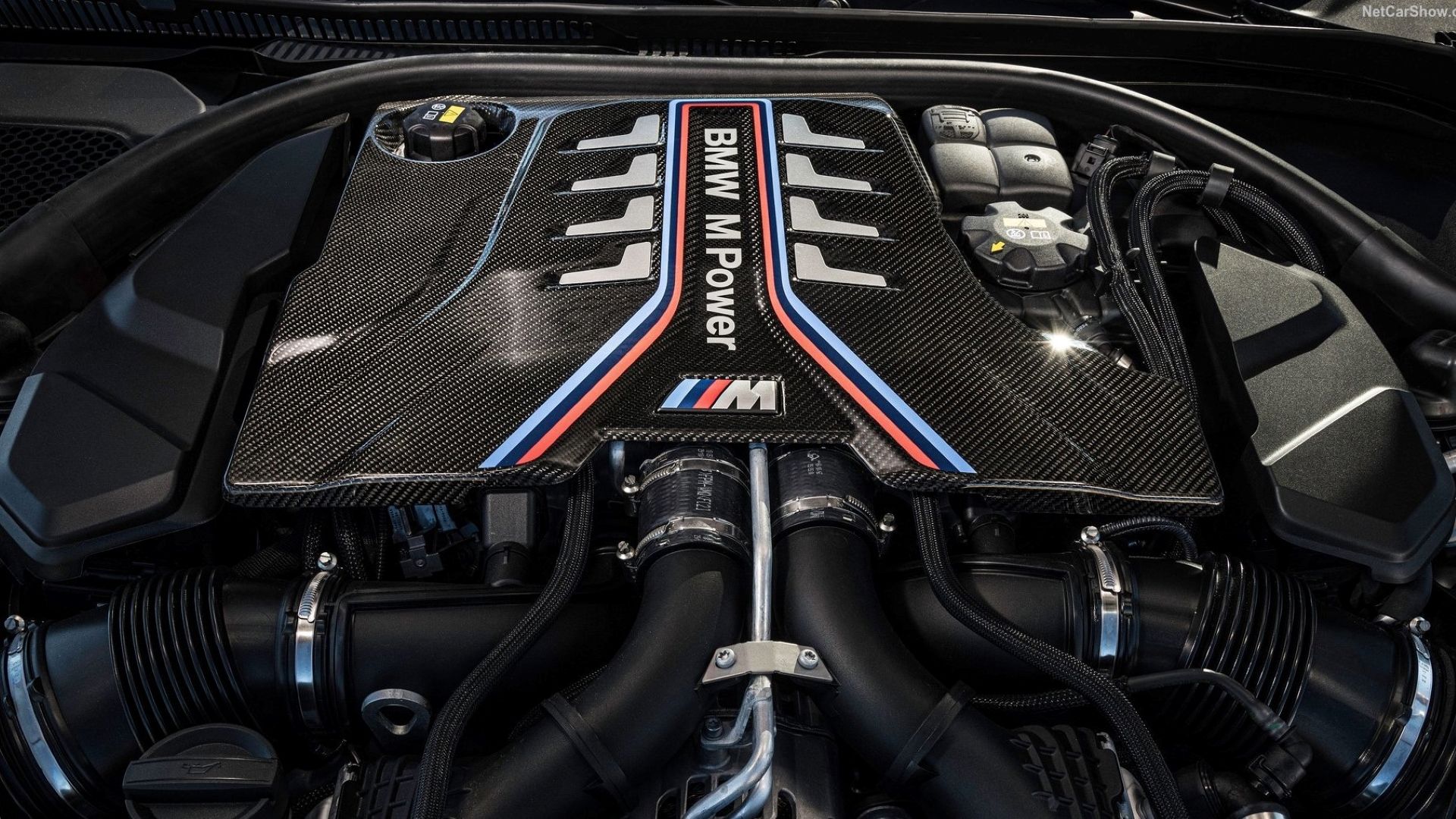 The engine bay of the 2022 BMW M5 CS