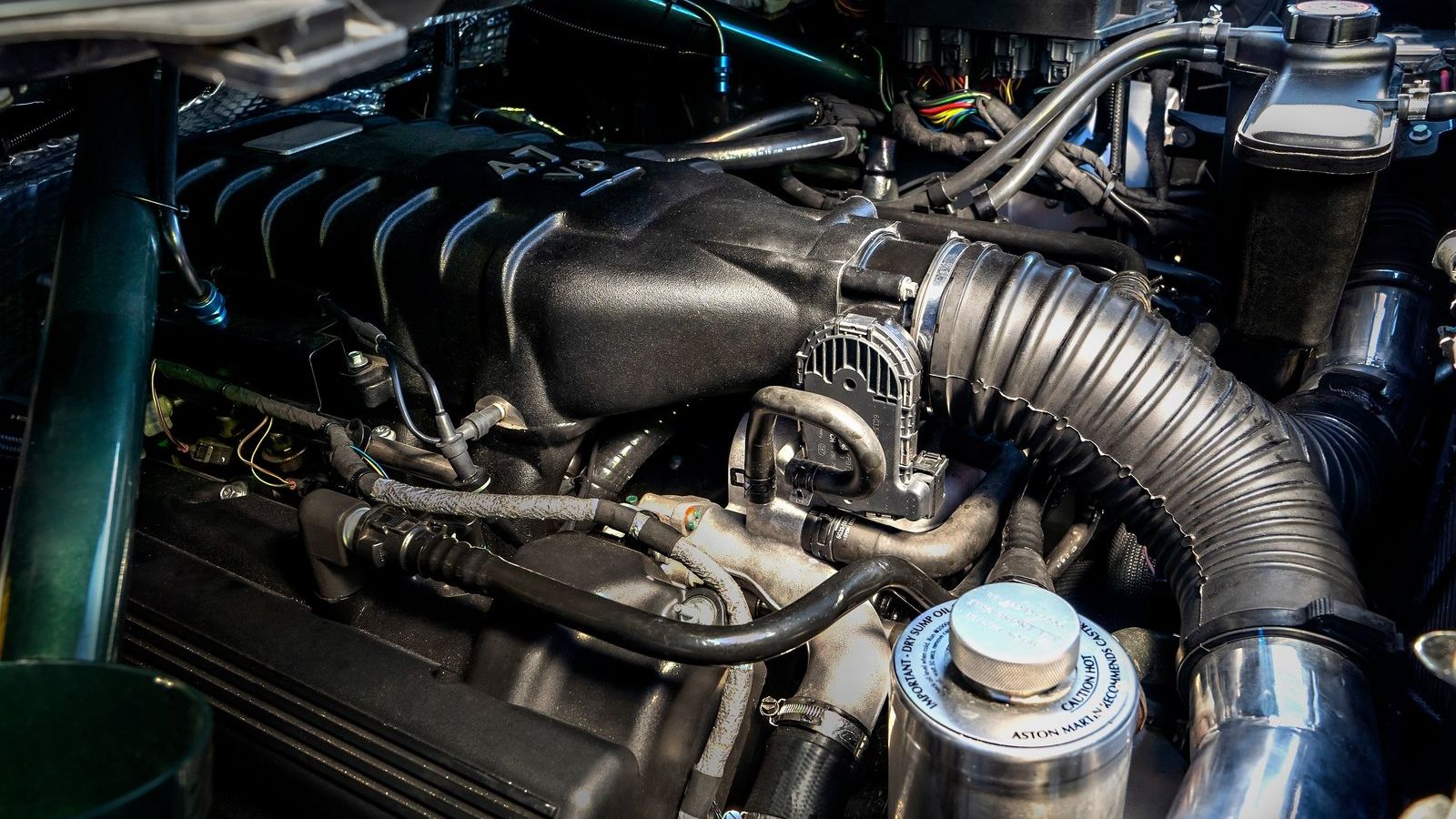 Motor Aston Martin V-8 Cygnet