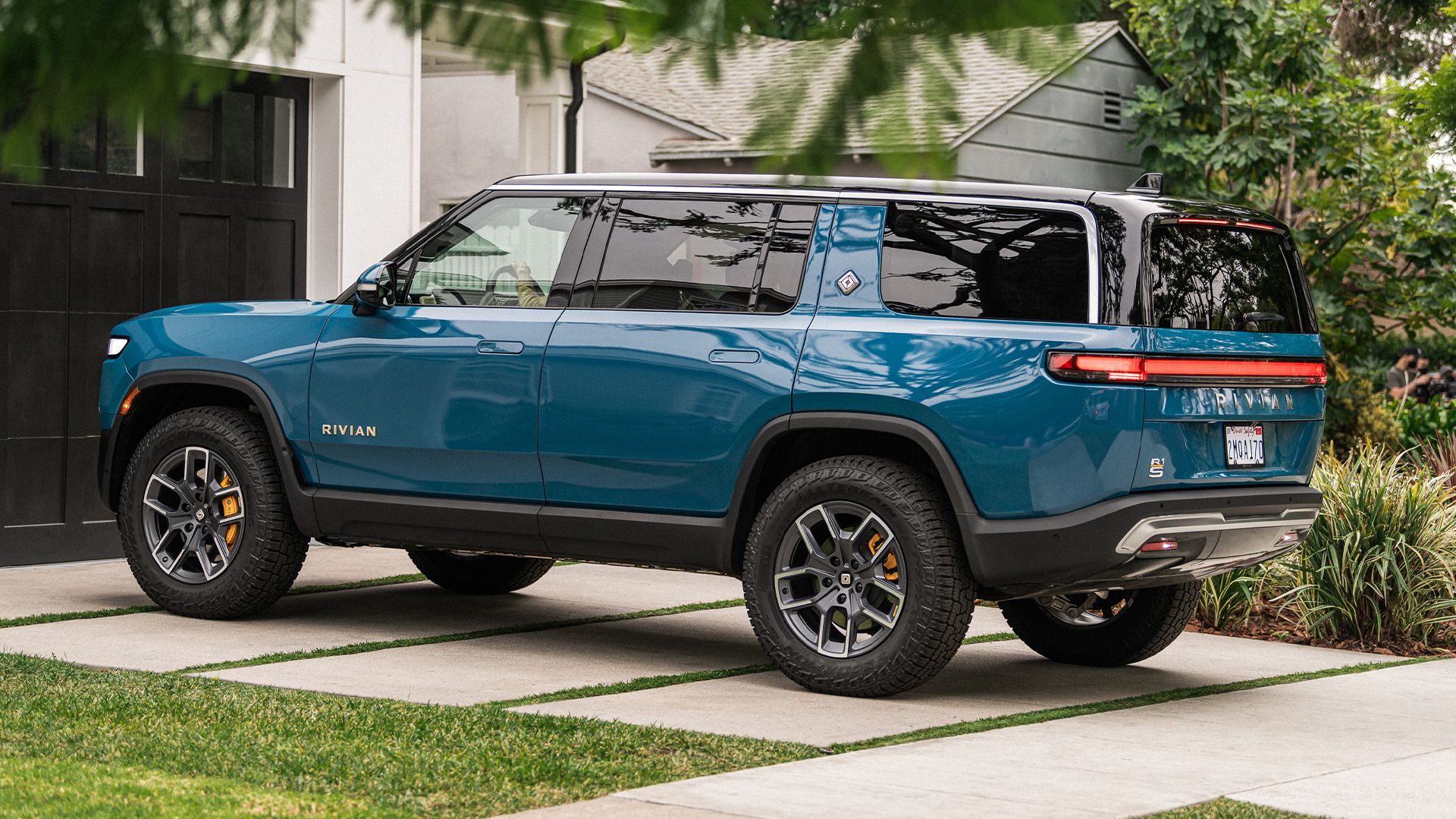 2024 Rivian R1S Buyer's Guide, Pricing, And Specs