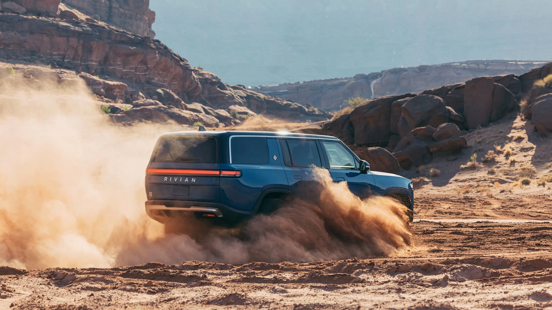 Azul 2024 Rivian R1S