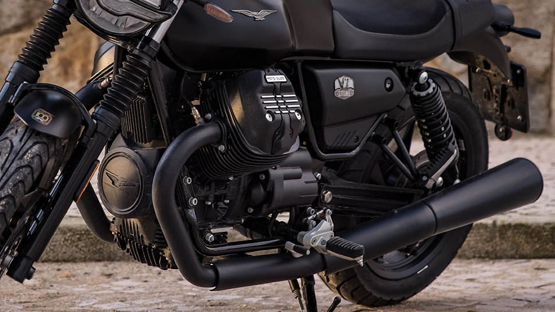 2023 Moto Guzzi V7 Stone Review: Italian Elegance on Two Wheels 