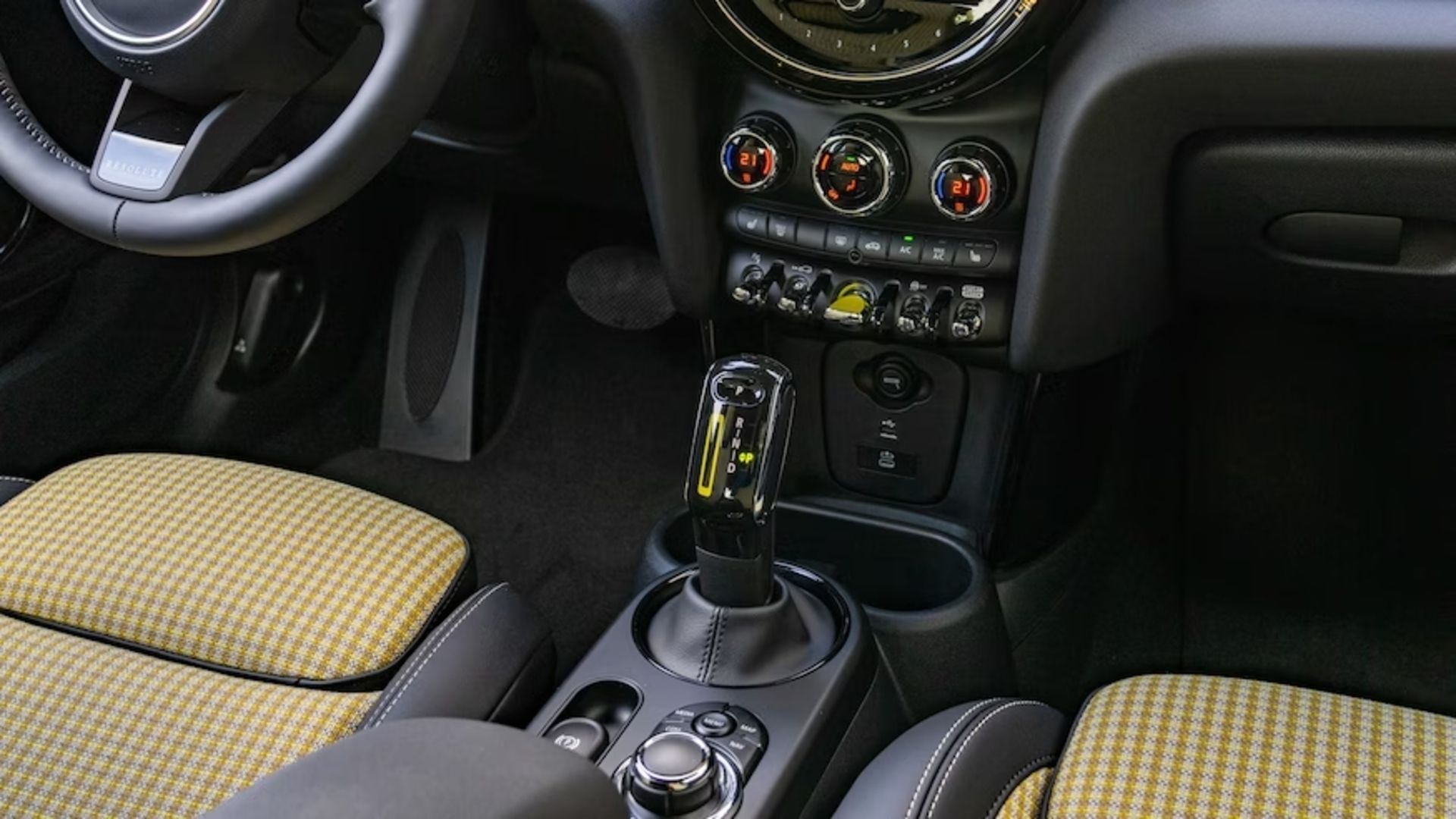 Design de interiores do Mini Cooper SE Resolute Edition
