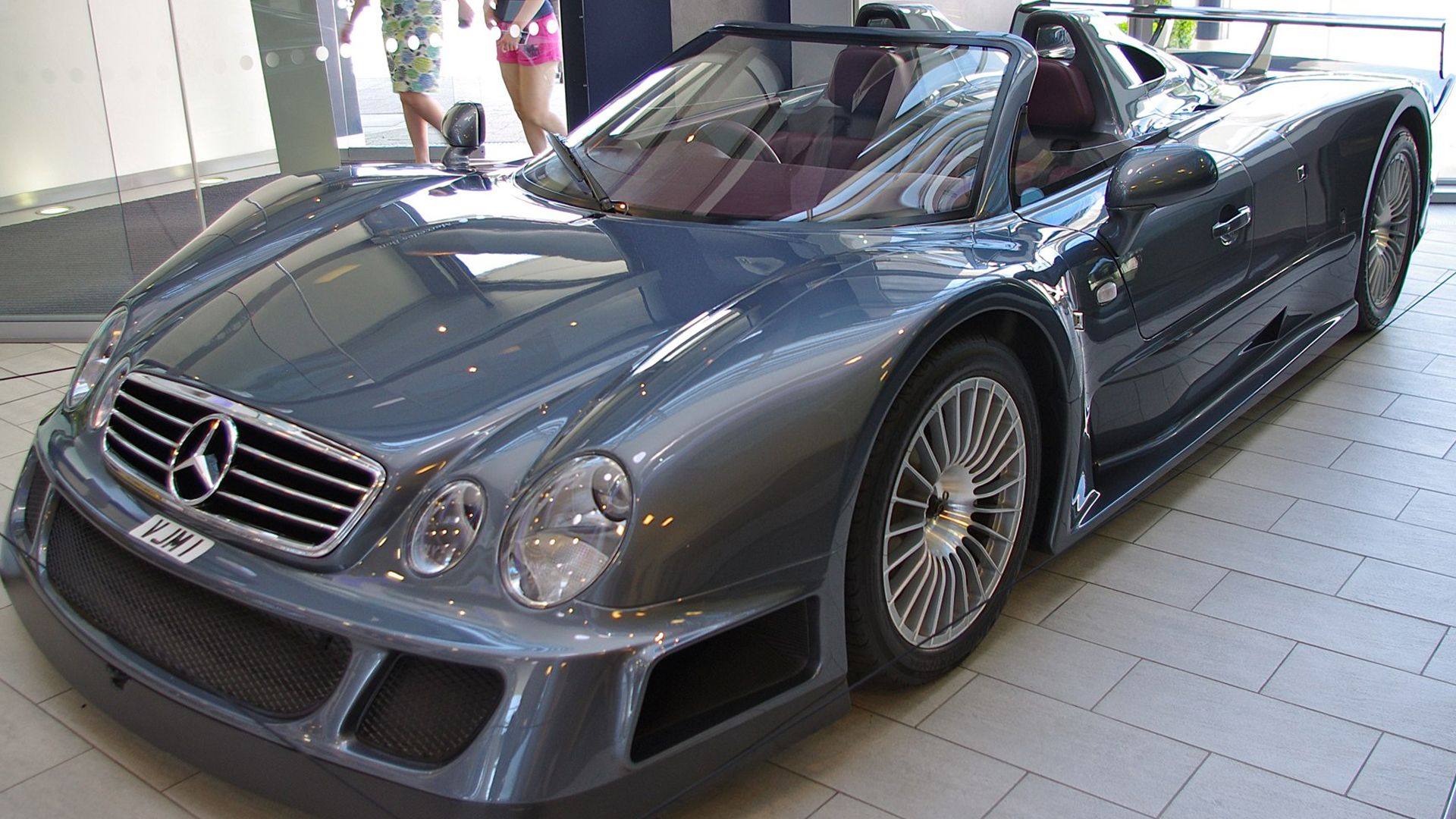 Mercedes CLK GTR Strassenversão estacionada
