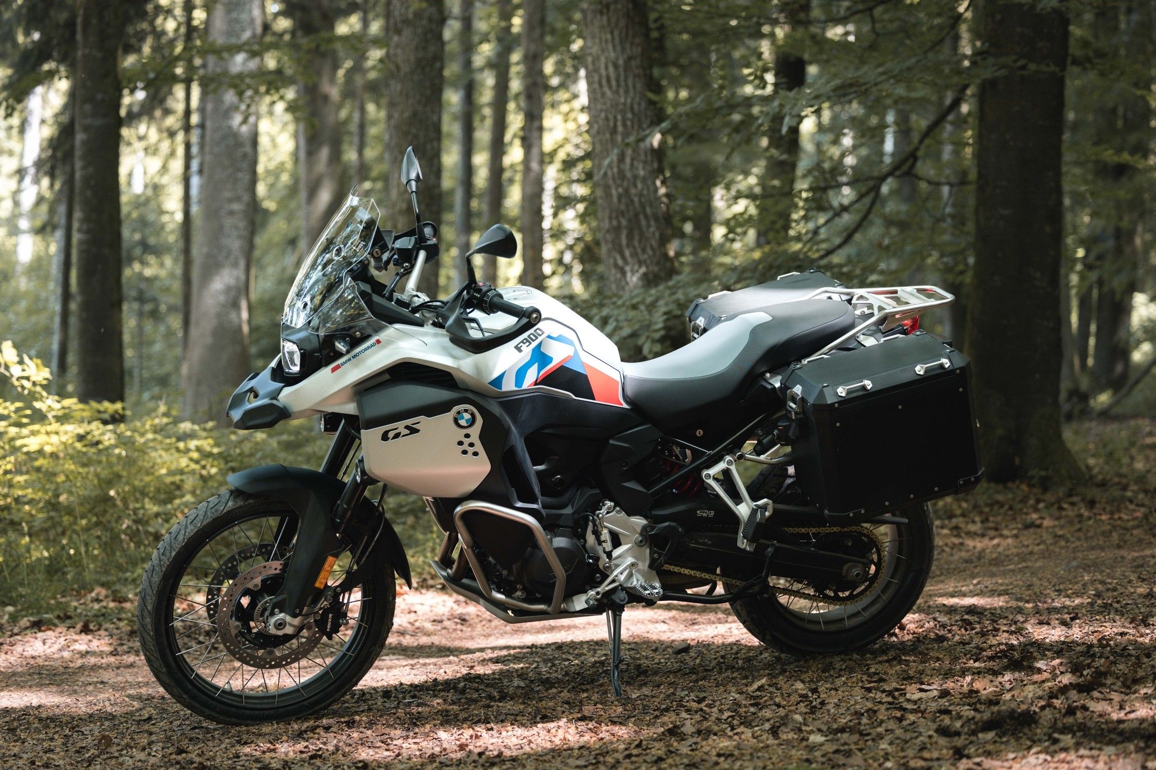 Meet The 2024 F 900 GS BMW's AllNew Middleweight Adventure Bike