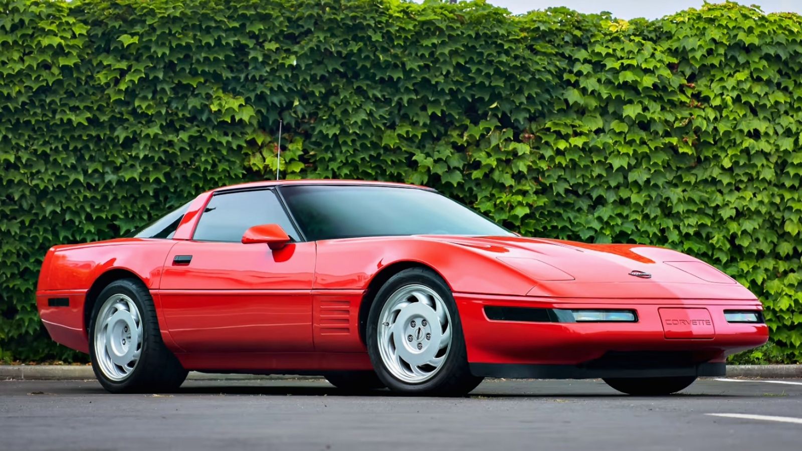 10 V-8 Sports Cars That Are Unfairly Overlooked