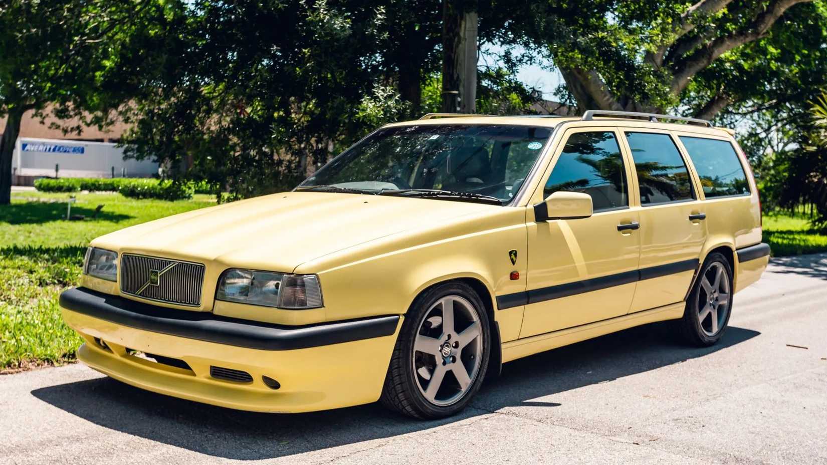 For 3/4 shot of a Volvo 850 T5-R car