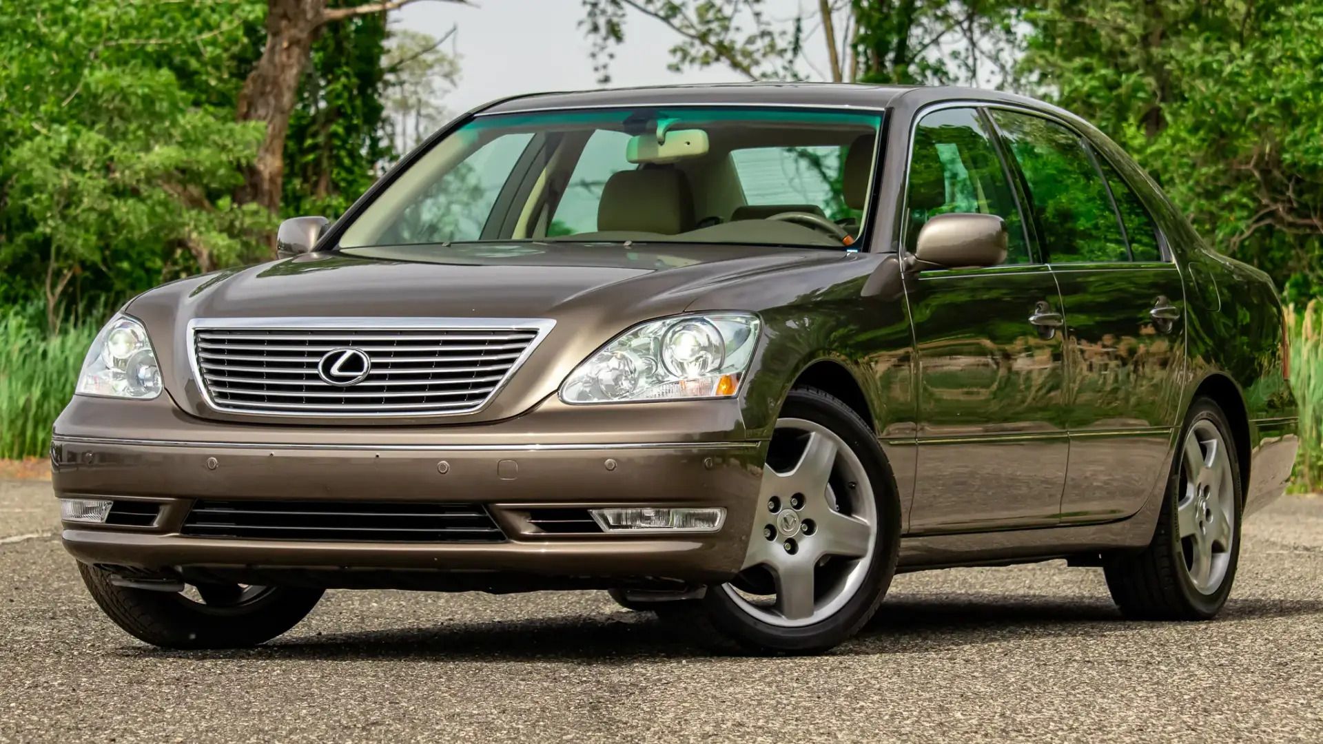 Brown Lexus LS430