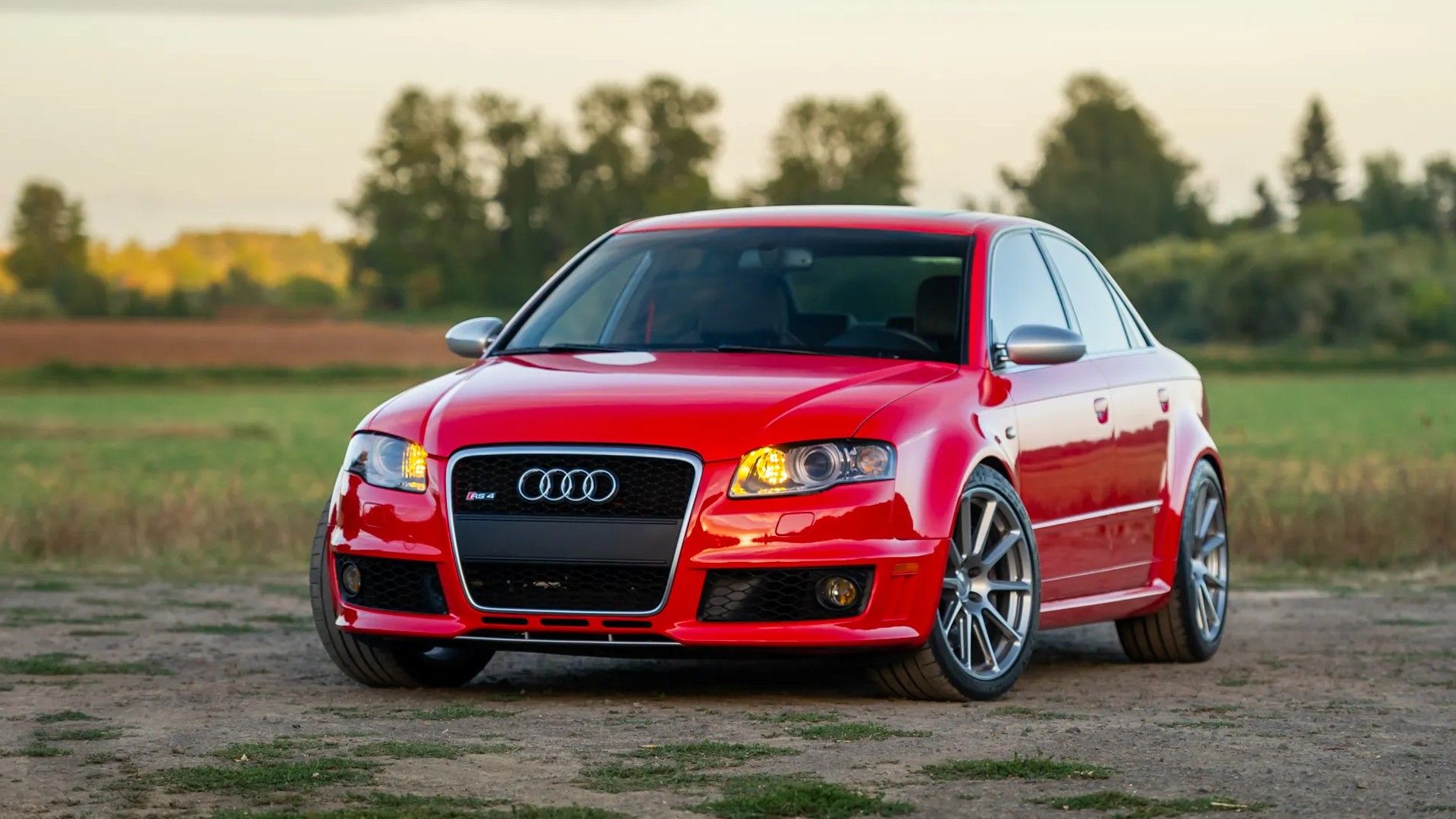 Red 2007 Audi RS4