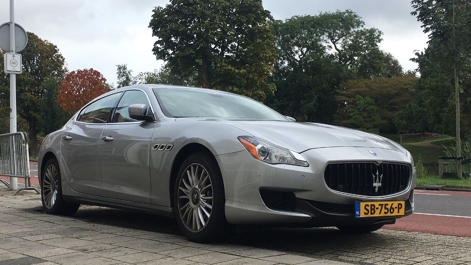 Grey 2013 Maserati Quattroporte GTS