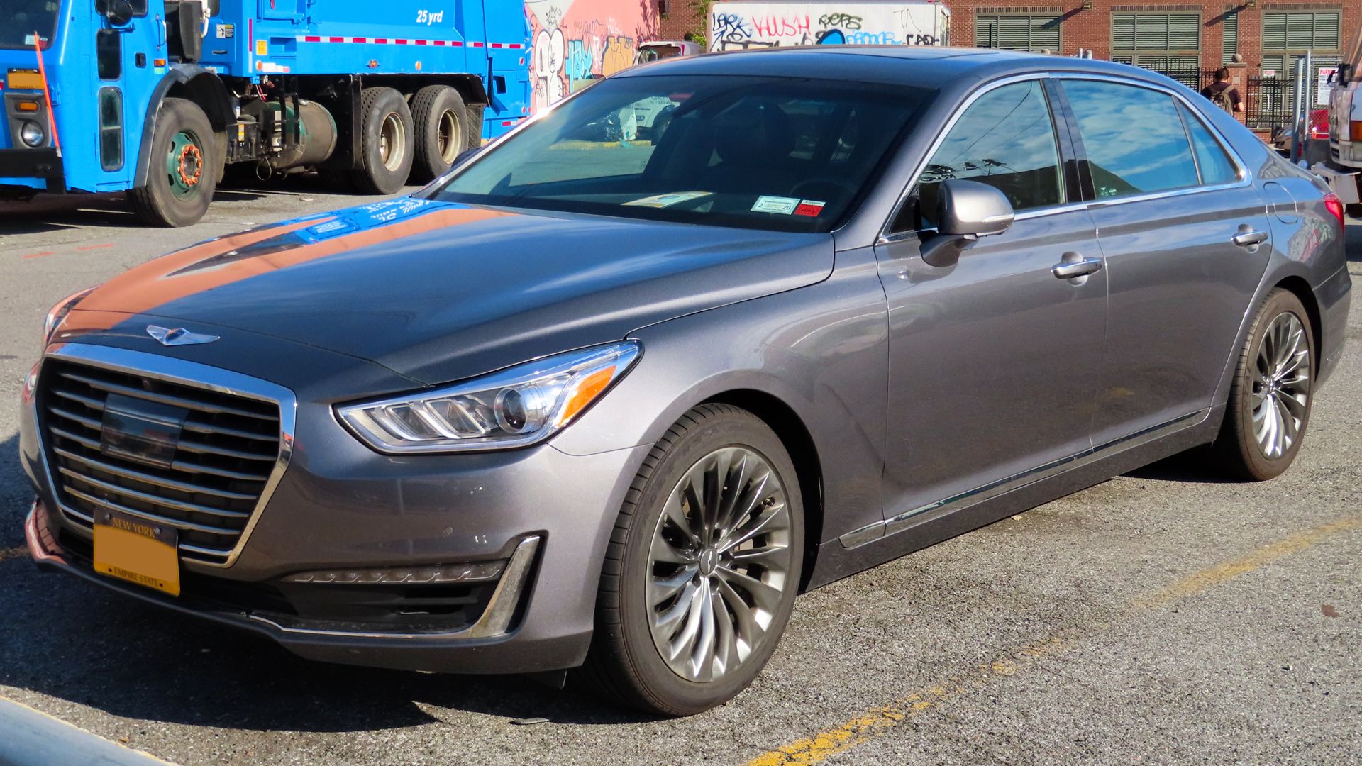 2017 Genesis G90