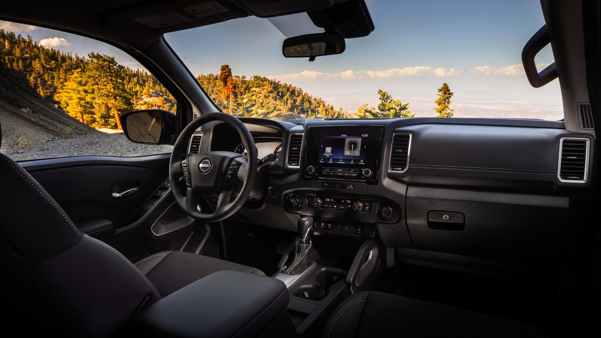 Interior da Fronteira Nissan 2024