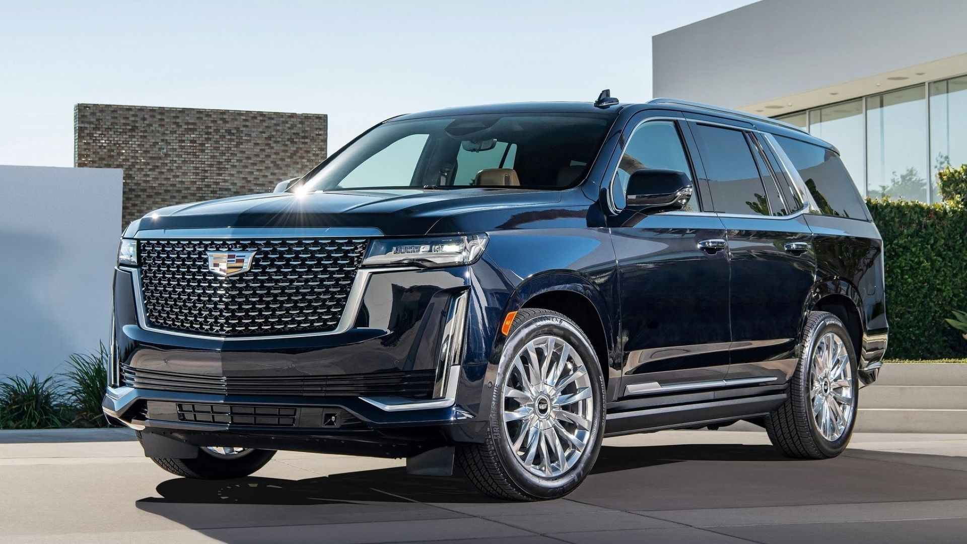 2023 Cadillac Escalade-V First Drive: 3 Rows, 3 Tons, 60 mph in