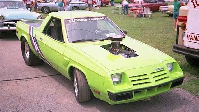 Dodge Rampage com ventilador e mod de motor