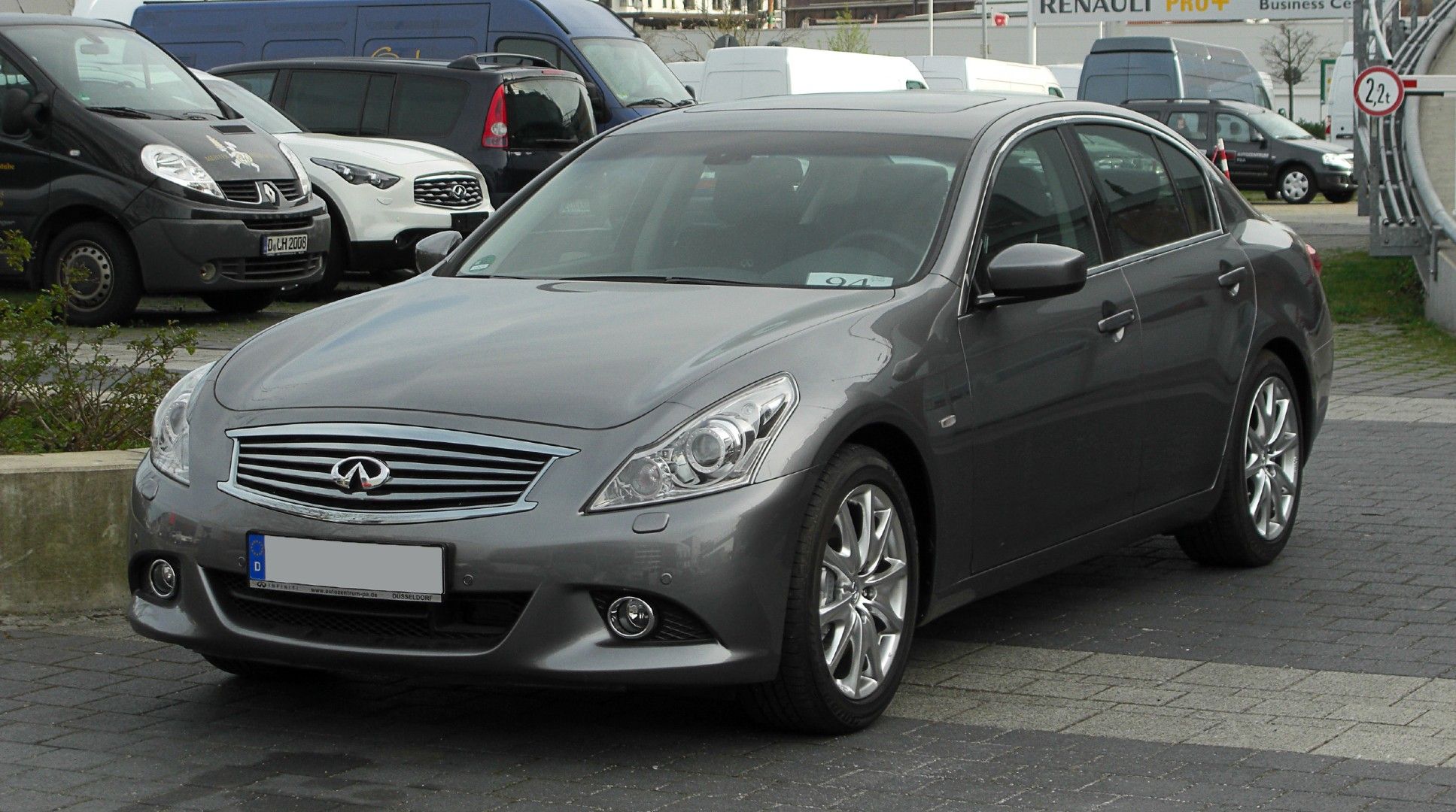Sedã Infiniti G37S