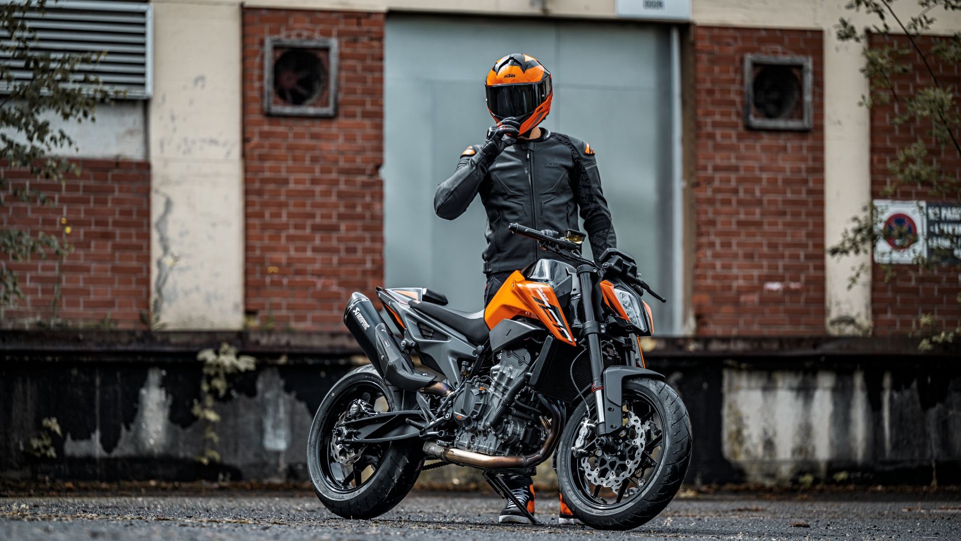 2021 KTM 200 Duke, 390 Duke, 890 Duke, and 1290 Super Duke R | Comparison  Review | Rider Magazine