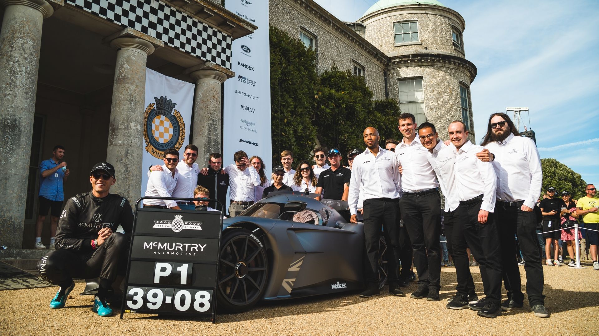 McMurtry Spéirling atirou com a equipe por trás disso
