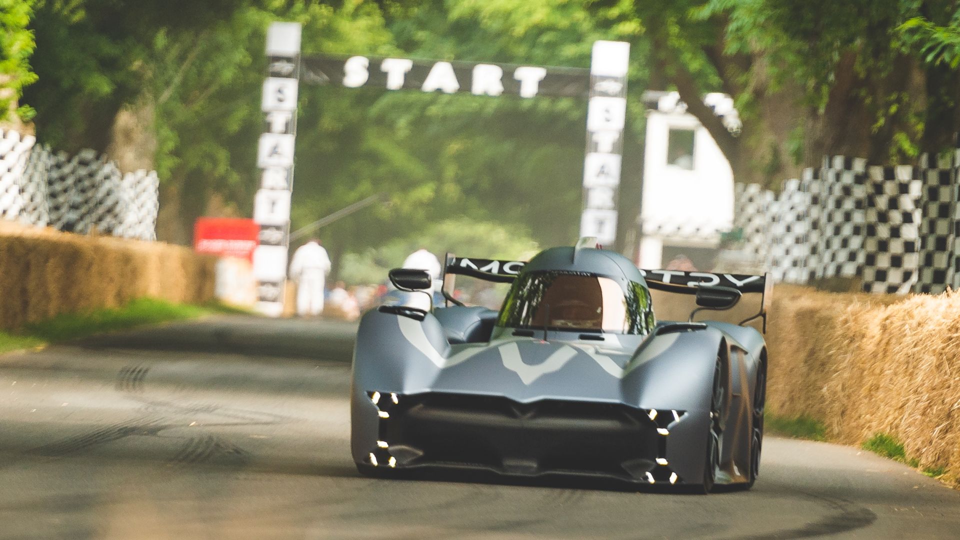 Foto de ação frontal de McMurtry Spéirling