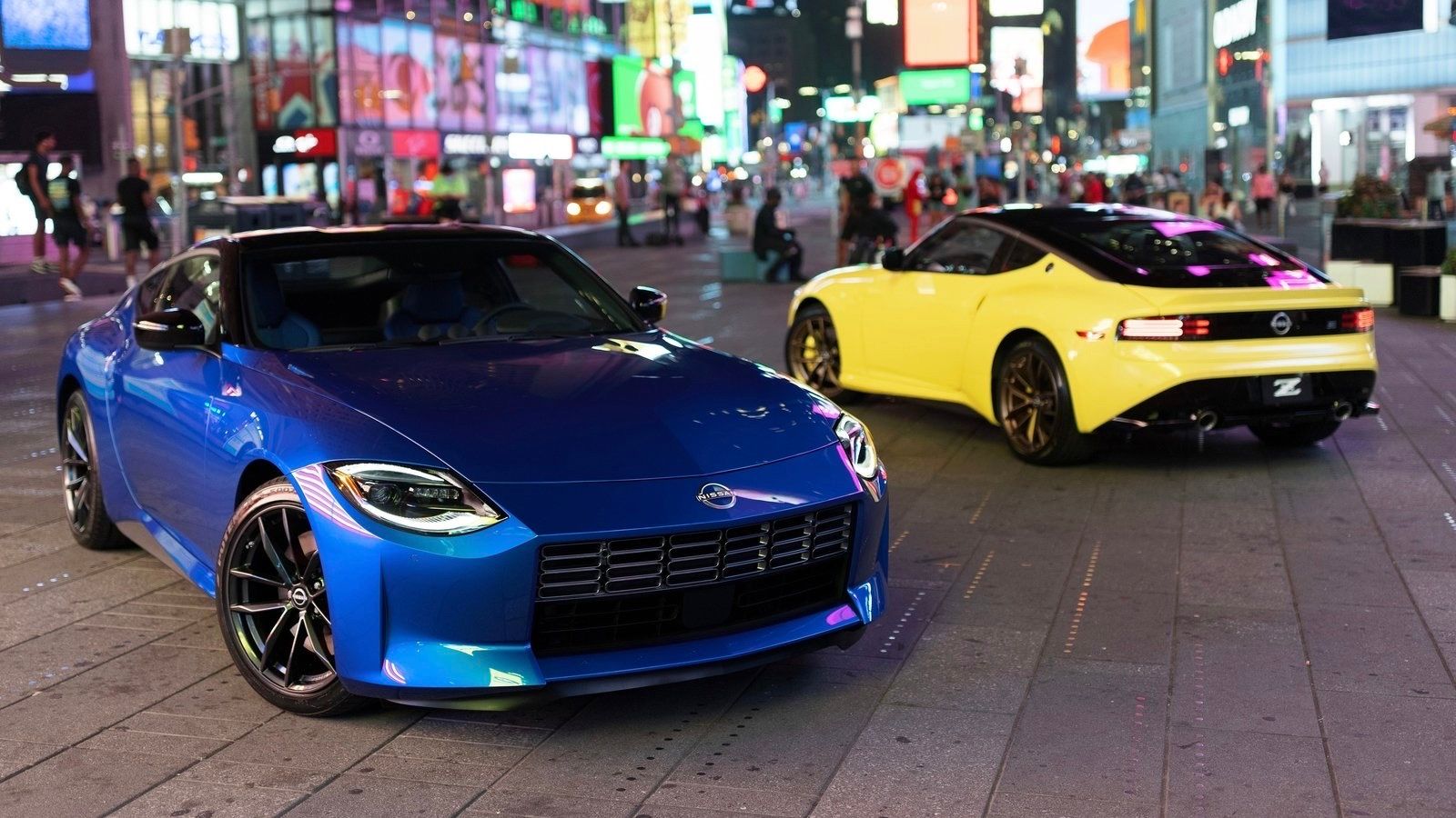 2023 blue and yellow Nissan Z