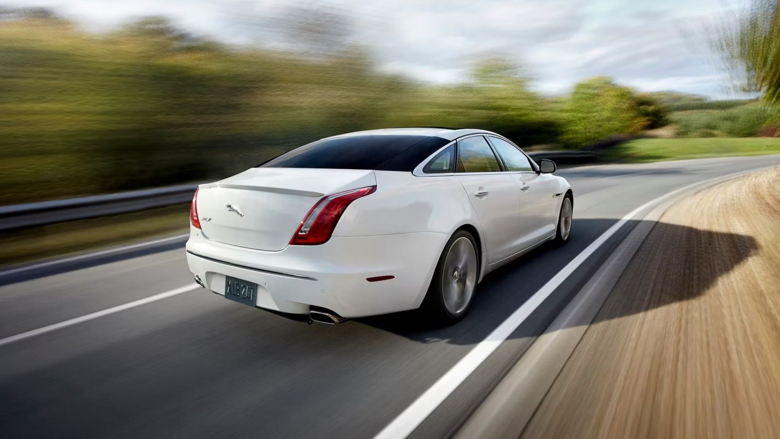 White 2012 Jaguar XJ Sport