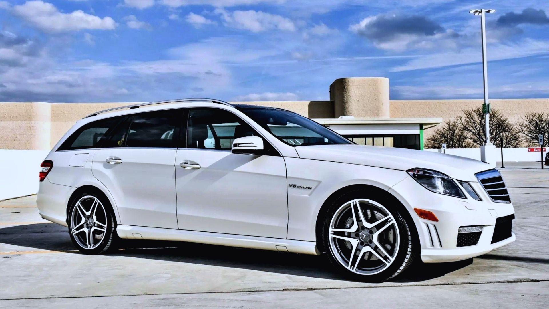 Mercedes-Benz E63 AMG branco 2013