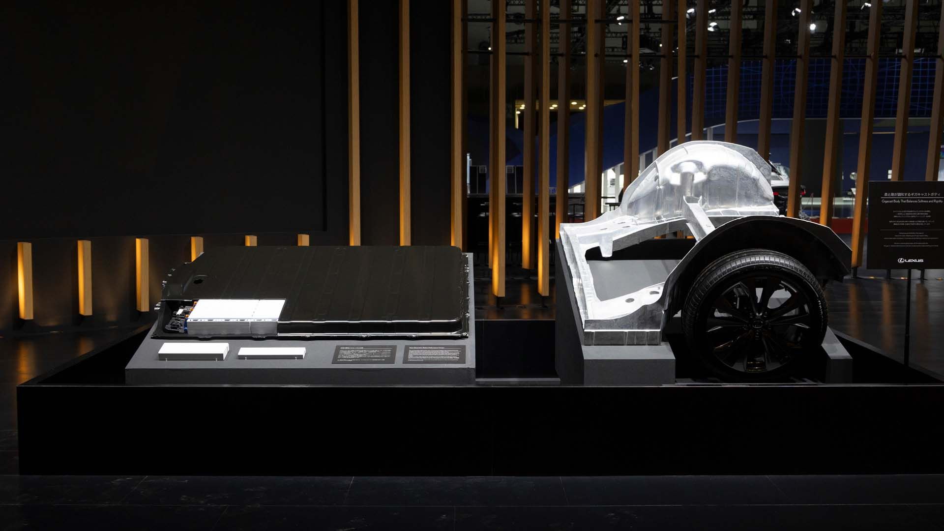 As três peças gigacastadas do Lexus LF-ZC Concept