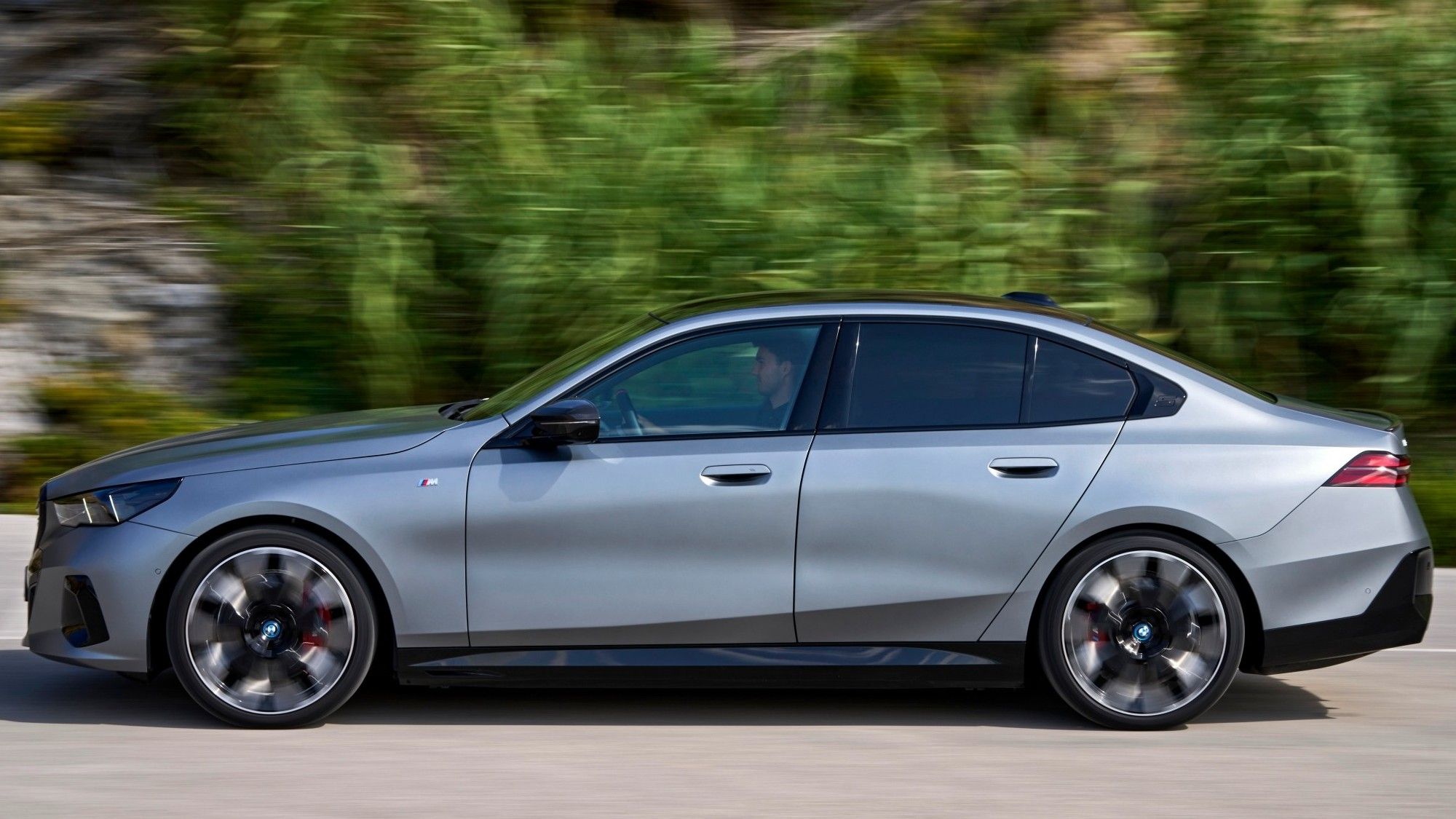 Cinza 2024 BMW Série 5