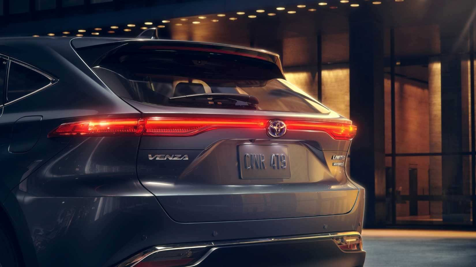 The Most Fuel-Efficient Midsize Crossover In 2024