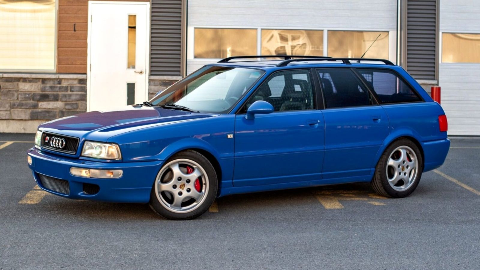 Blue Aud RS2 Avant