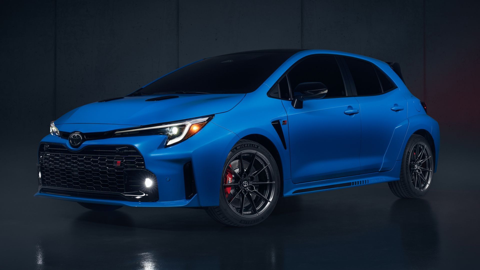 Foto frontal do Toyota GR Corolla Circuit Edition