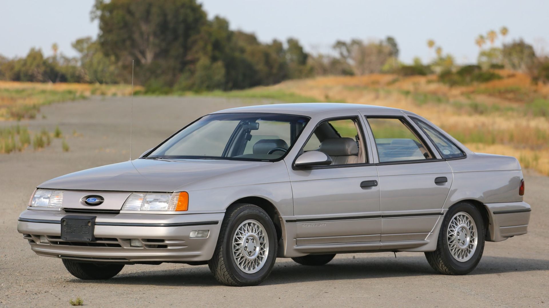 SIlver 1989 Ford Taurus SHO