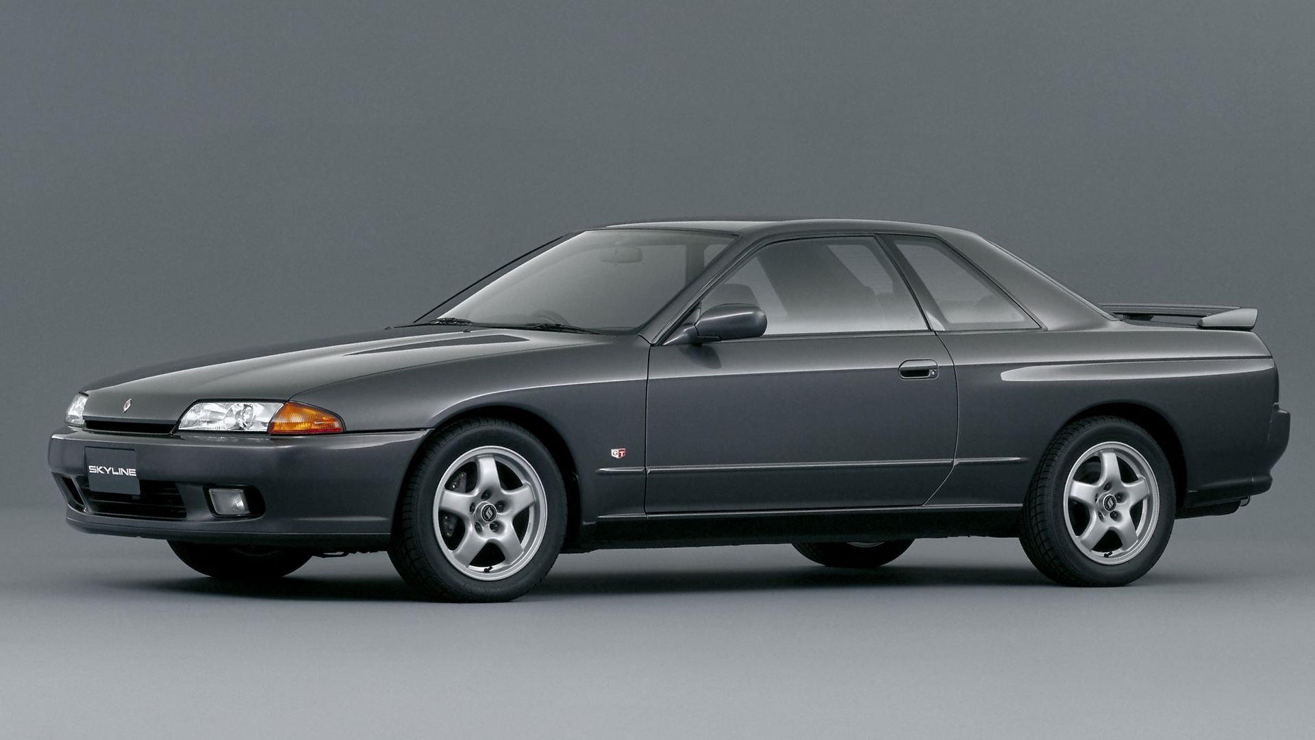 Gray 1991 Nissan Skyline R32 GTS-t Type M
